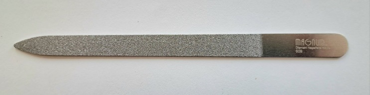609 MAGNUM  pilník na nehty nerezový s kokovým držákem 15 см